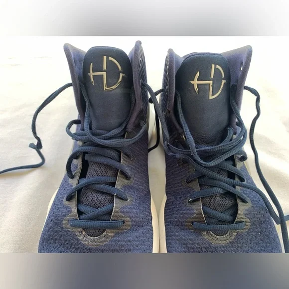 Nike Men Hyperdunk Shoes - Picture 12 of 12